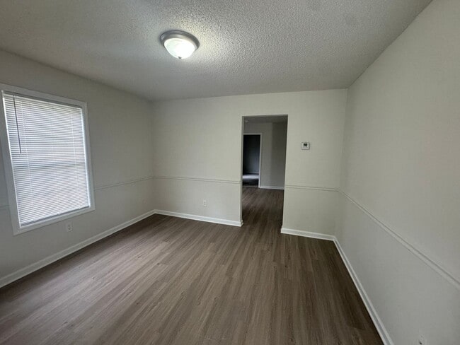 Foto del edificio - 126 Woodside Ave