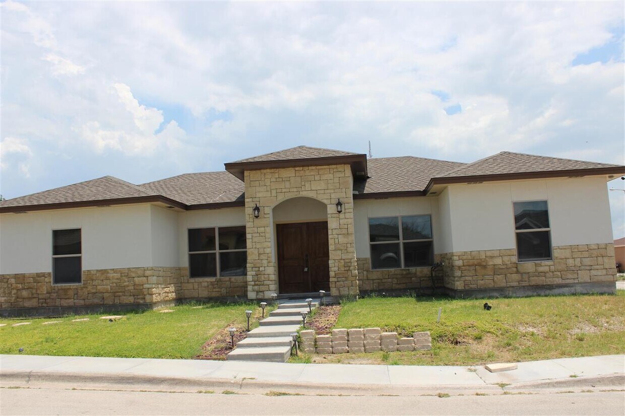 1026 Tesoro Pass, Del Rio, TX 78840 House for Rent in Del Rio, TX