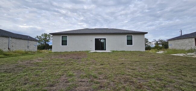 Building Photo - 611 Greenbriar Blvd