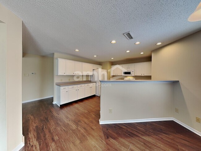 Building Photo - 5537 Floating Leaf Dr