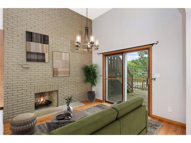 Foto del edificio - 8666 Windward Cir