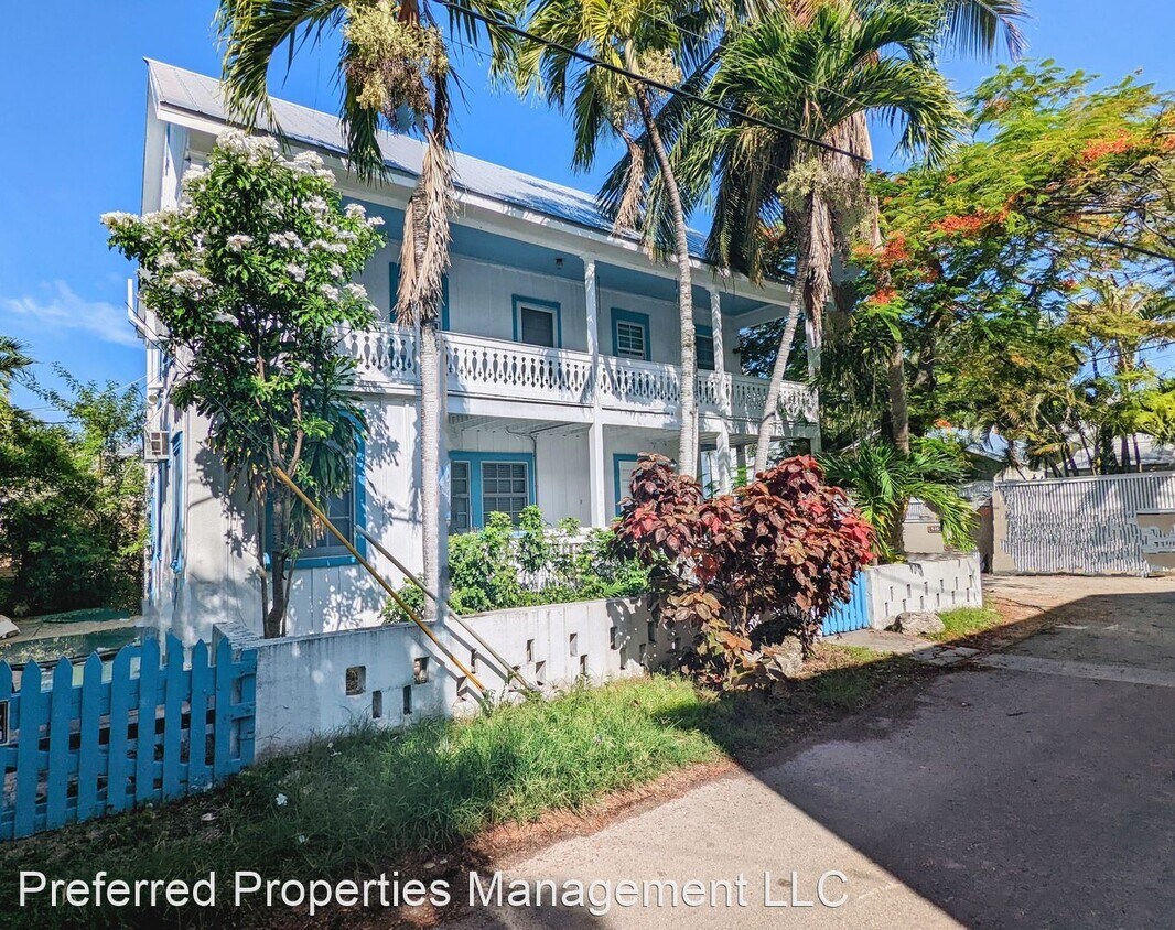 Primary Photo - 3 br, 1 bath House - 800 Center Street