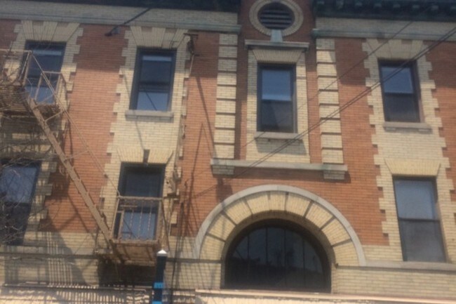 Foto del edificio - 182 Ferry St