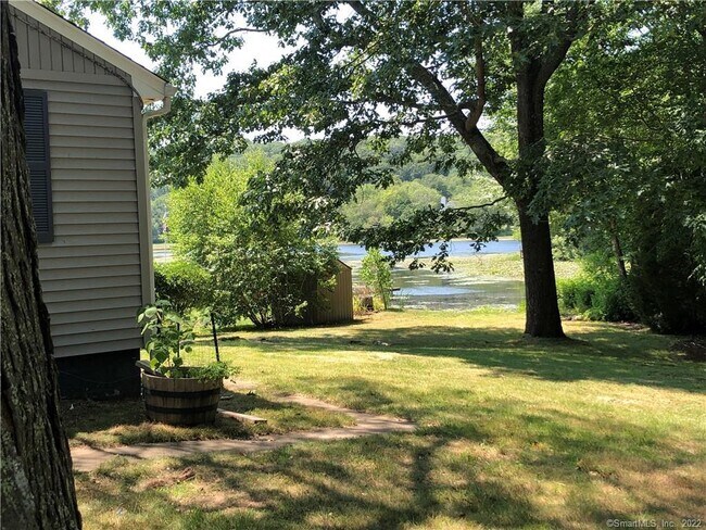 Building Photo - 16 Pattagansett Dr