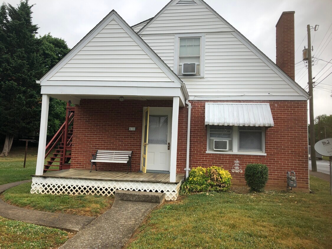 428 Benson St Unit Number A, Staunton, VA 24401 Apartments in