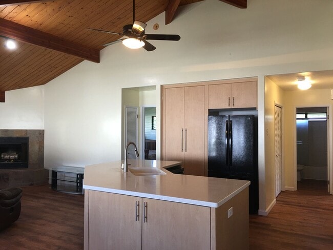 Building Photo - Private Home in Kea'au Ag Lots Subdivision
