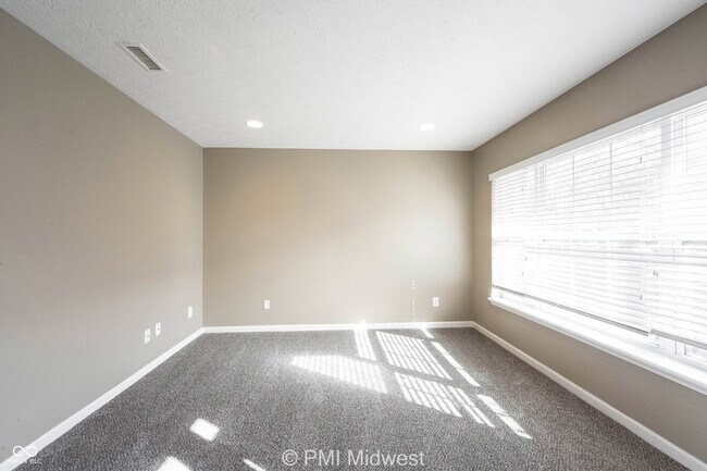 Foto del edificio - 1033 3rd Ave NW