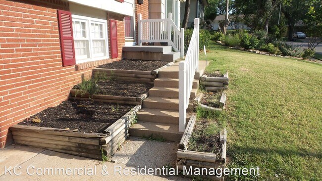 Building Photo - 3 br, 1.5 bath House - 10114 Beacon Avenue