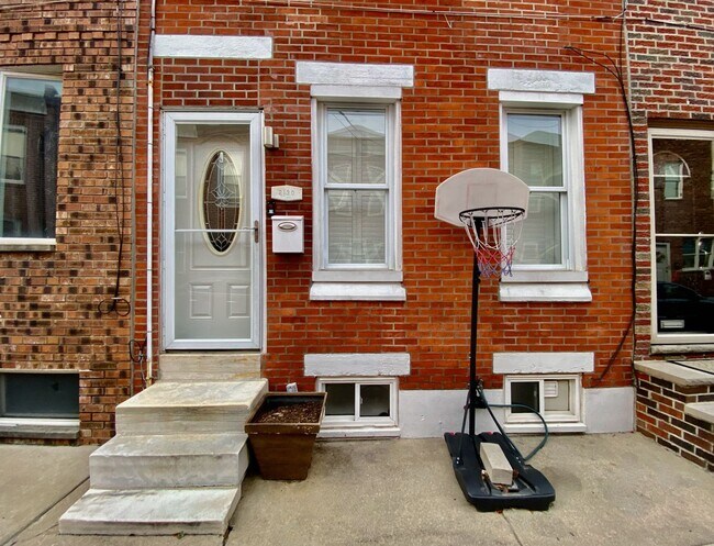 Foto del edificio - SPACIOUS & MODERN 3 BD/1.5 BA HOME w/Centr...