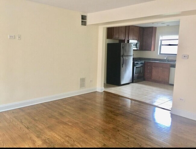 Foto del edificio - 1344 W Chase Ave