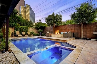 Building Photo - 5602 San Felipe St