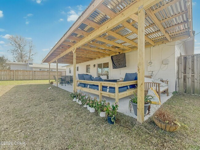 Foto del edificio - 412 W 18th Ct