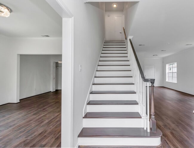 Foto del edificio - 12818 Chamberlain Dr