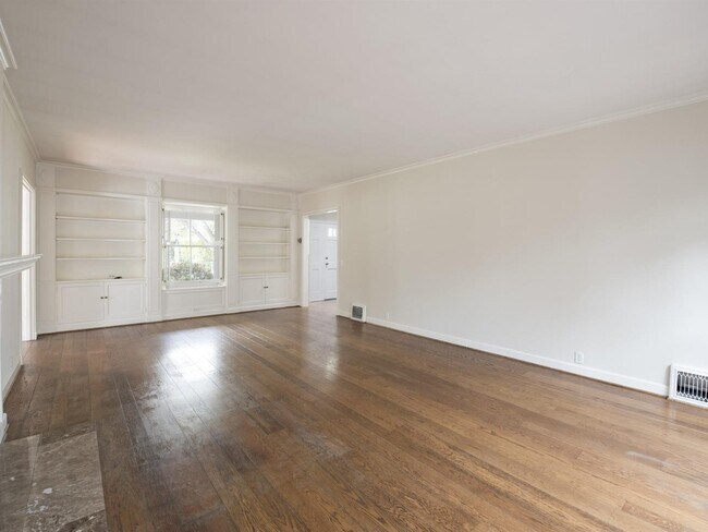 Building Photo - 215 Arden Rd