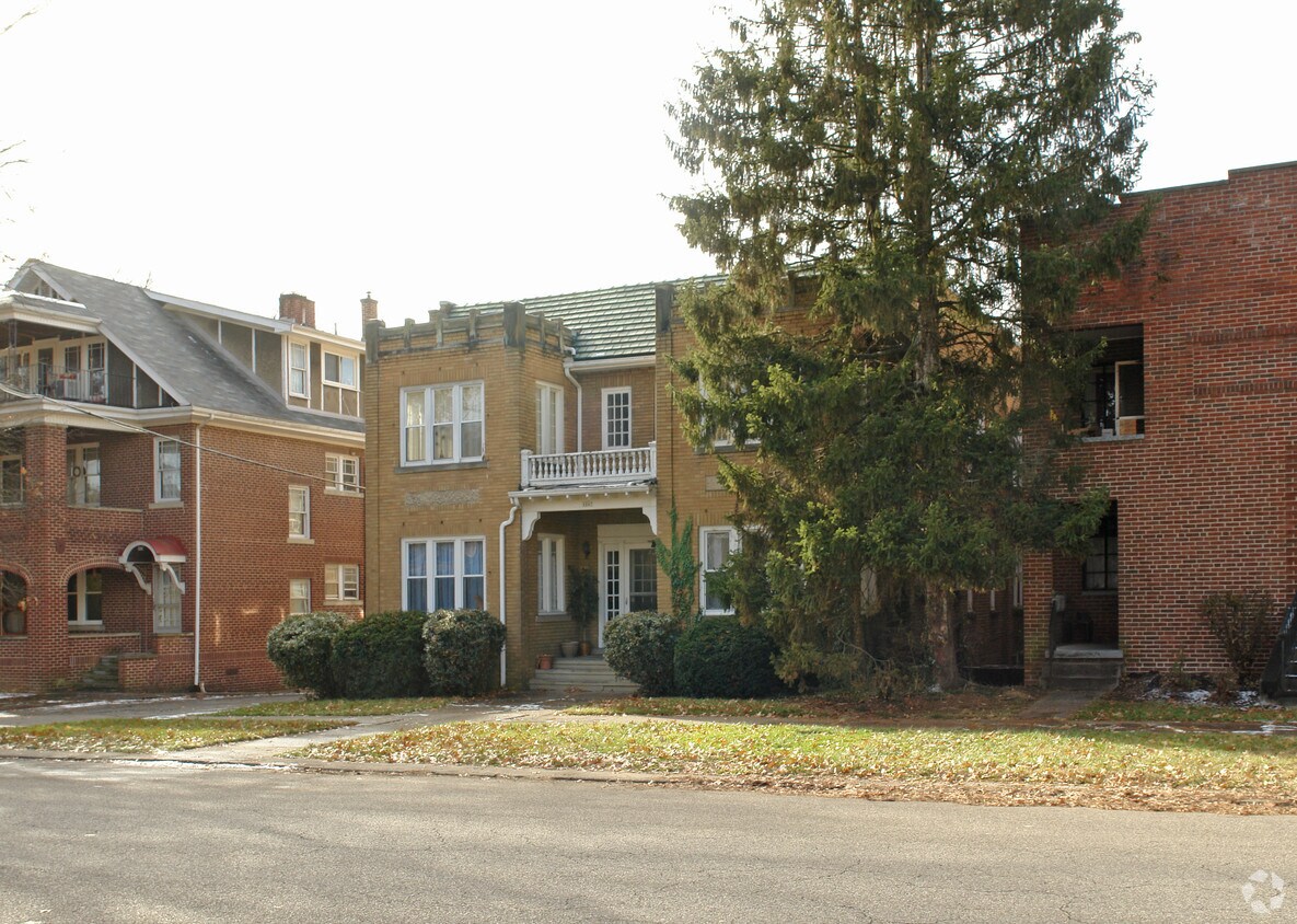 Building Photo - 1207 12th Ave