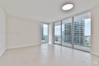 Building Photo - 1050 Brickell Ave