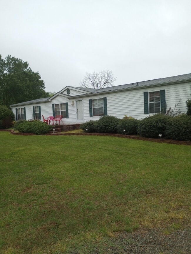 Building Photo - 13861 Callands Rd