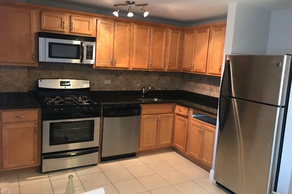 Primary Photo - 5919 W 63rd St