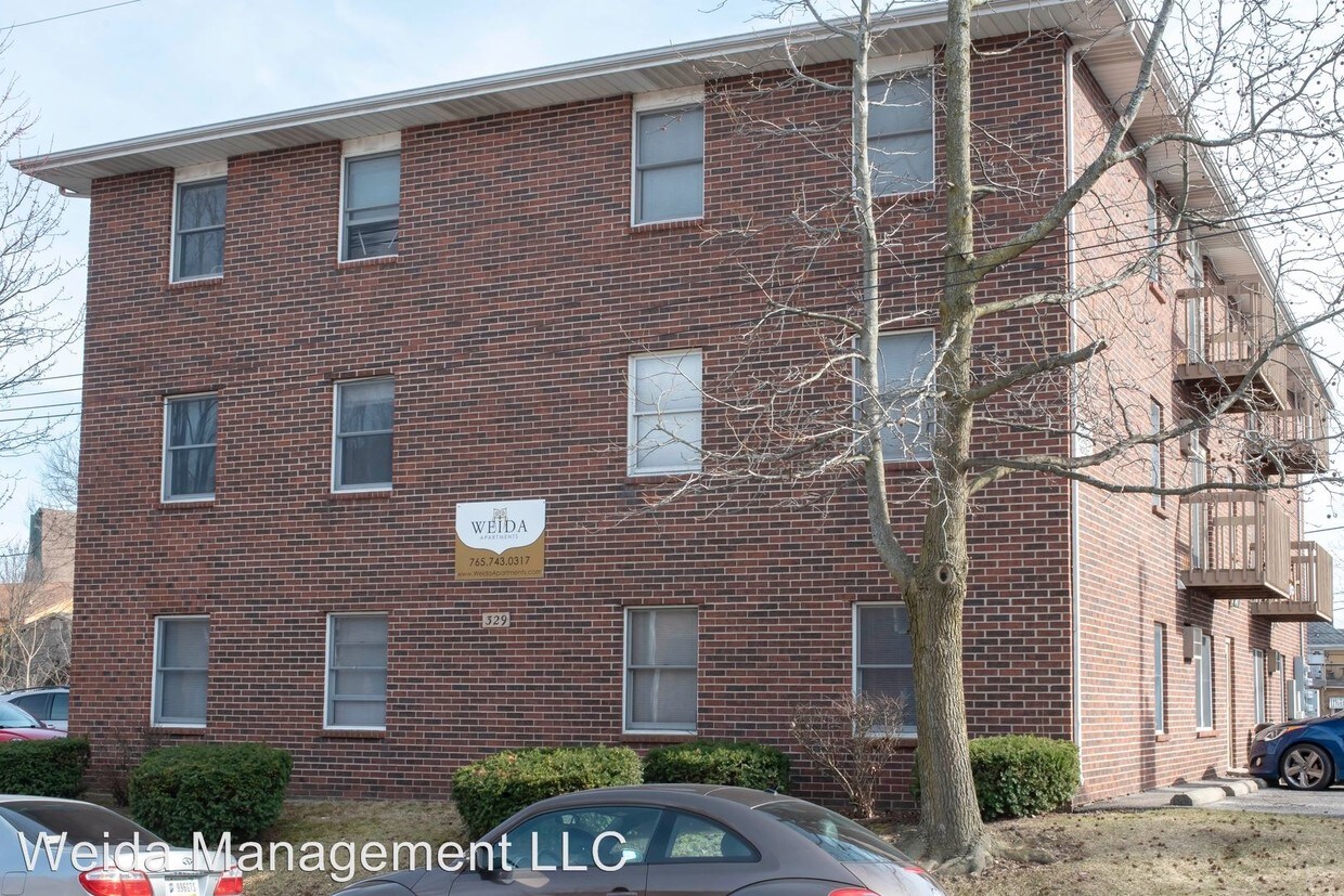 Primary Photo - 329 W Lutz Ave