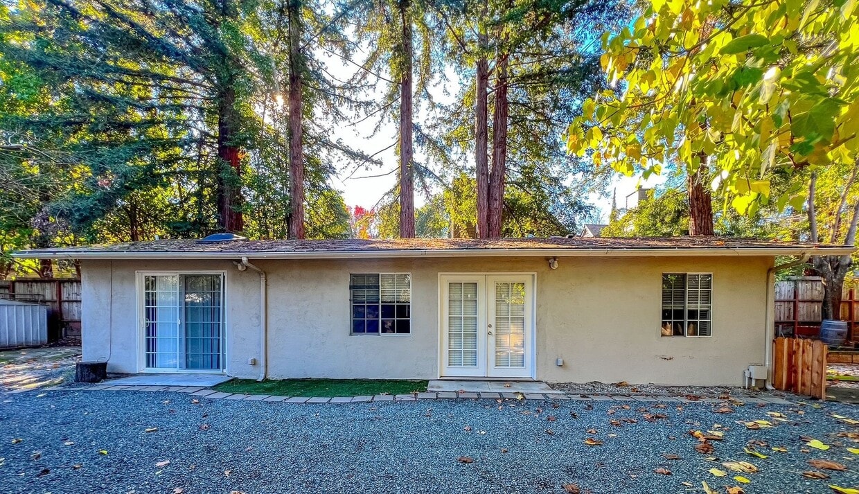 Primary Photo - 1341 Mitchell Dr