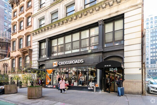 Building Photo - 22-24 W 26th St