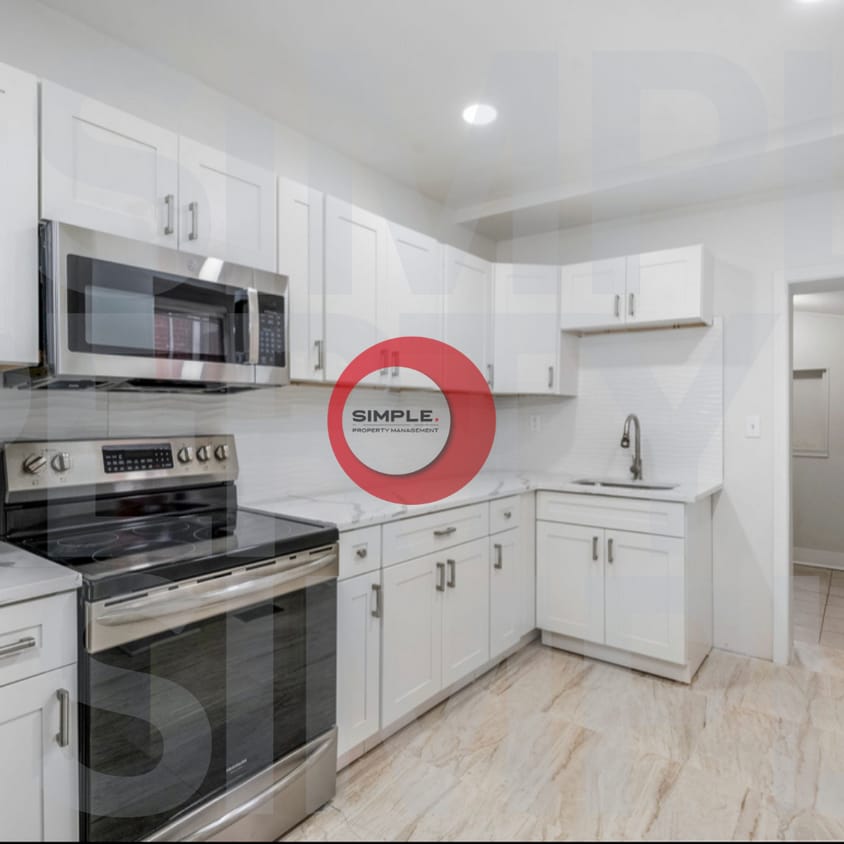 4 Bedroom / 1 bathroom house - 4 Bedroom / 1 bathroom house