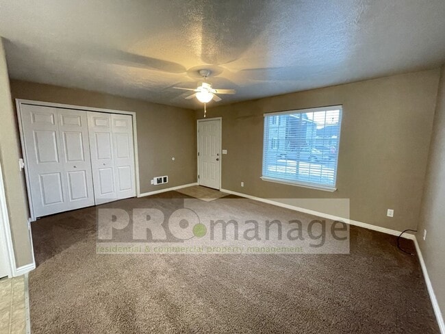 Building Photo - 2 Bed / 1 Bath Apartment - Idaho Falls