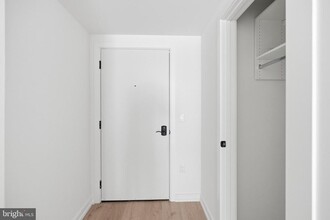 Building Photo - 209 New St