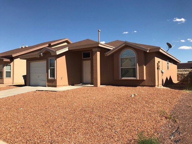 Building Photo - 3412 Scarlet Point Dr