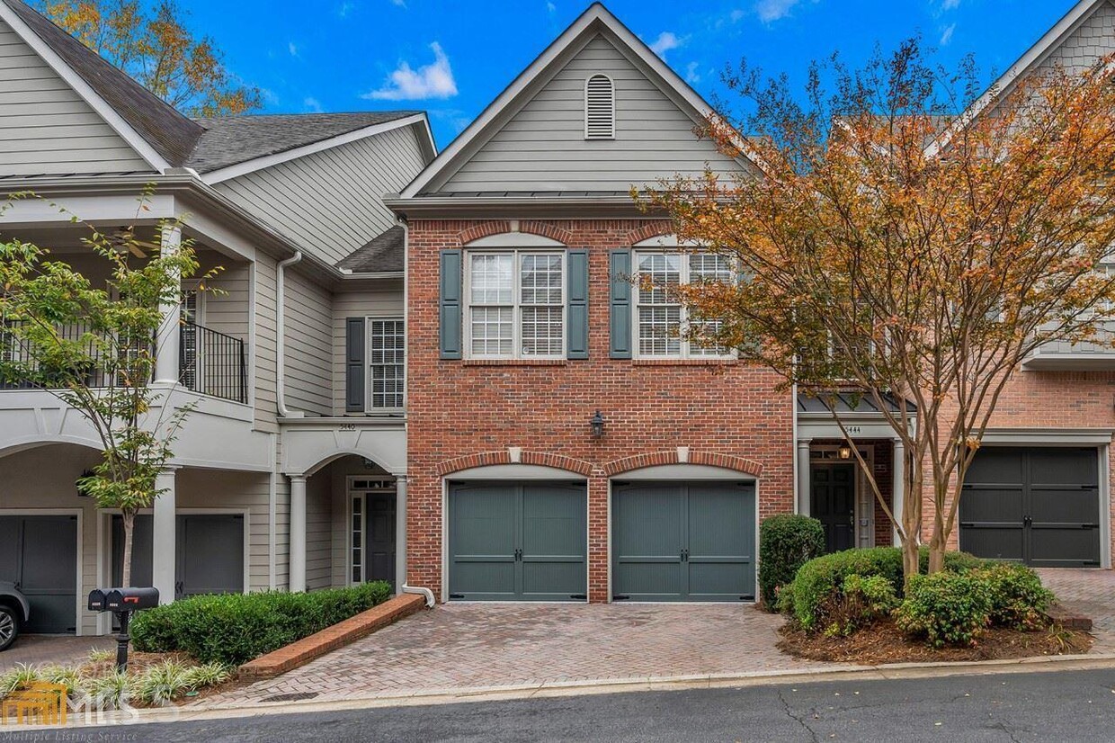 Foto principal - 5444 Wentworth St