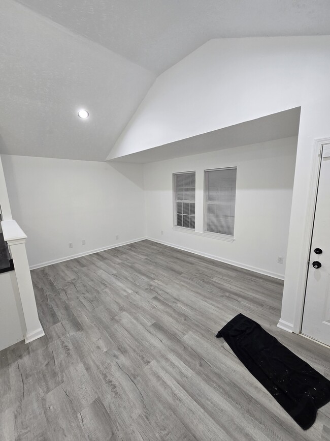 Building Photo - 848 S 23rd St