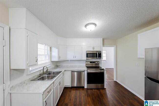Foto del edificio - 1205 Brighton Rd