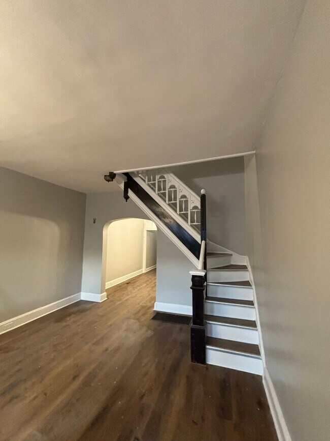 Foto del edificio - 2023 N Fulton Ave