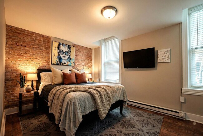 Foto del edificio - 710 N Franklin St