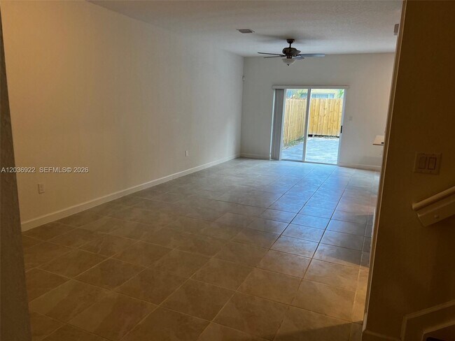 Foto del edificio - 1120 SE 26th Ct