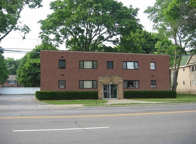 Primary Photo - 685 Conklin Street
