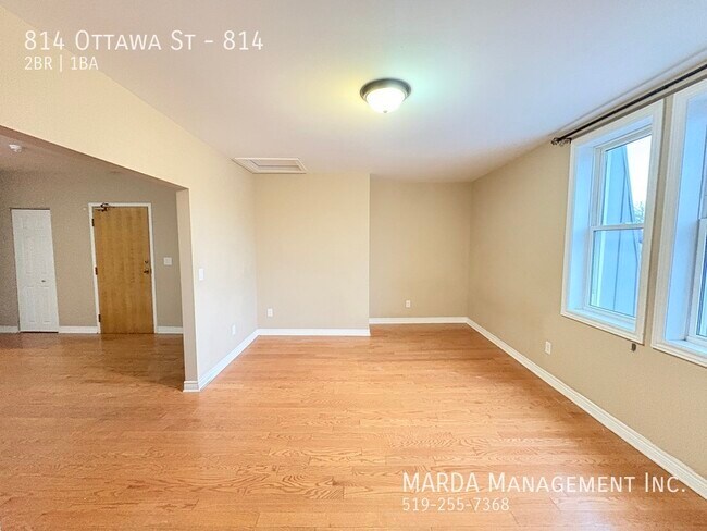 Photo du bâtiment - COZY 2 BED/ 1BATH - IN WALKERVILLE - PLUS ...