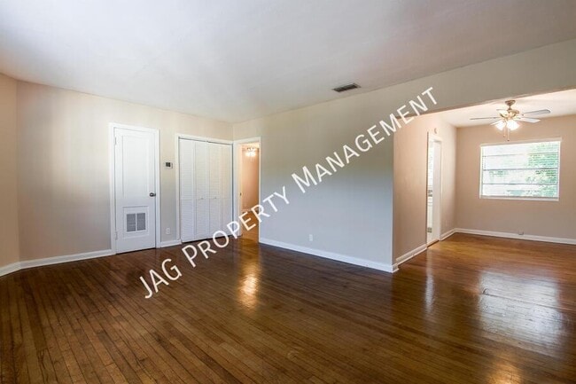 Building Photo - 2761 St Johns Ave