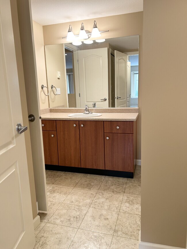 Building Photo - 7536 Topaz Dr