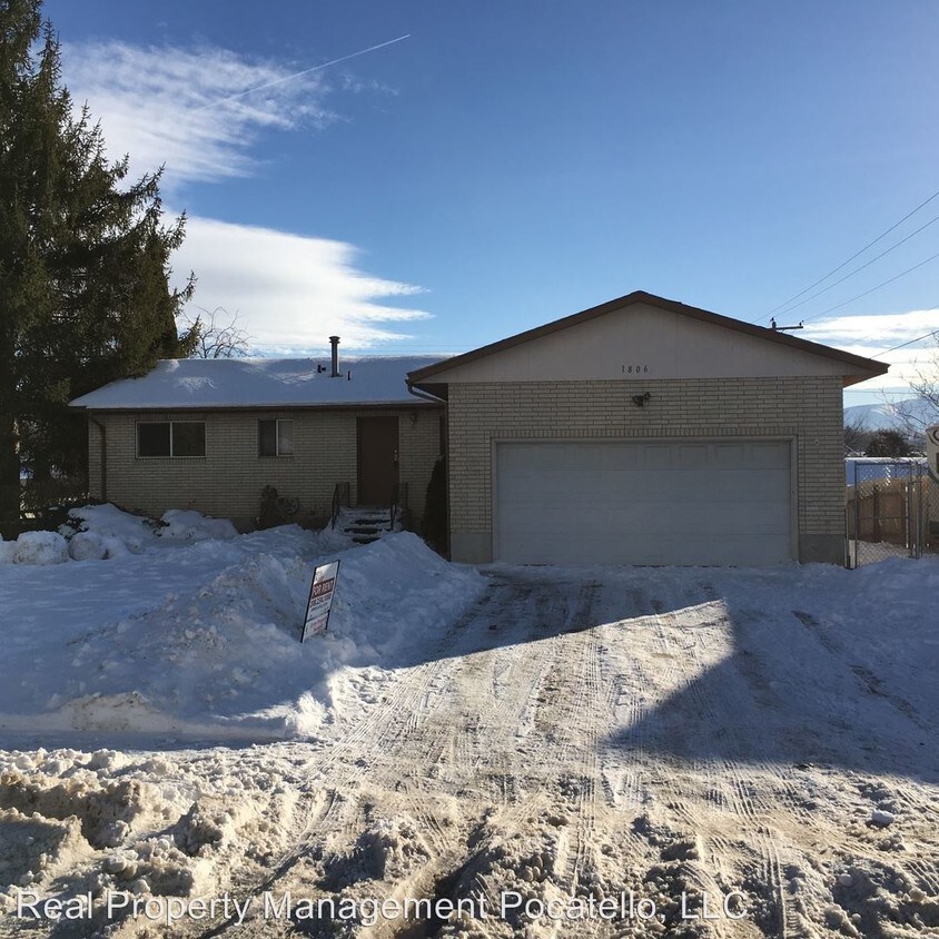 Foto principal - 1806 S Fairway Dr