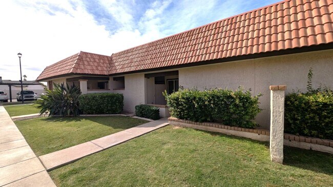 Foto del edificio - 2 Bedroom Condo Unit in the Colonia Coronita Chandler Townhomes Community Near E Chandler Rd and ...