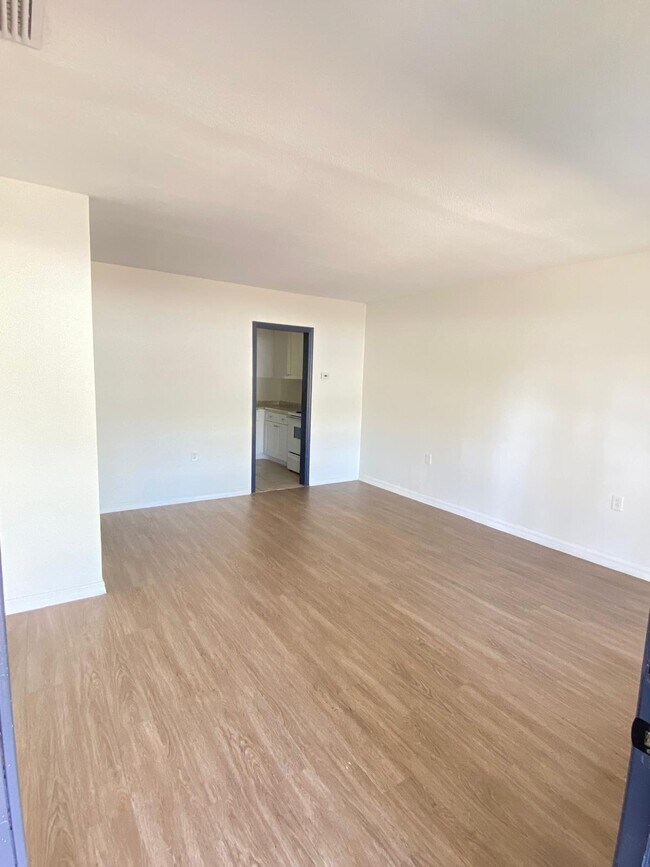 Foto del edificio - 3200 NE 56th Ave