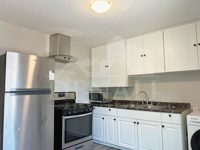 Photo - 2726 E Willetta St Townhome