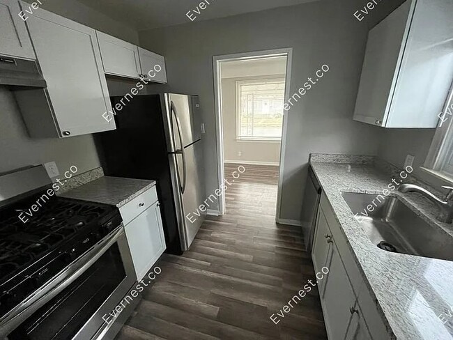Building Photo - 1145 10th St