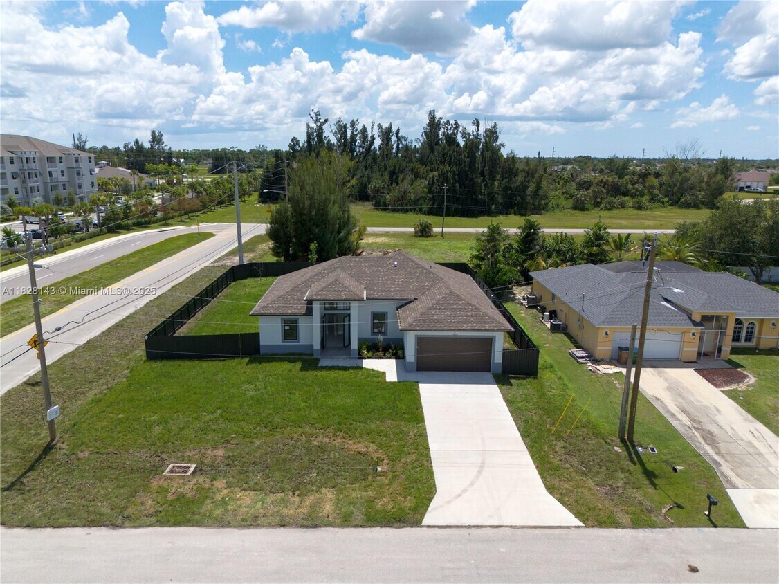 Primary Photo - 800 SW 2nd St