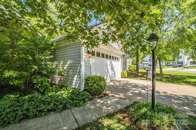 Foto del edificio - 3503 Brooktree Ln