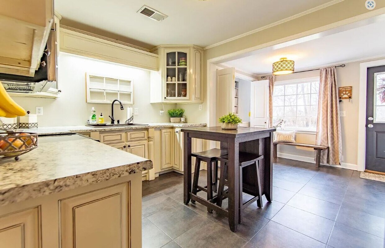 Foto principal - Gorgeous 4 Bedroom Home in Adamsville