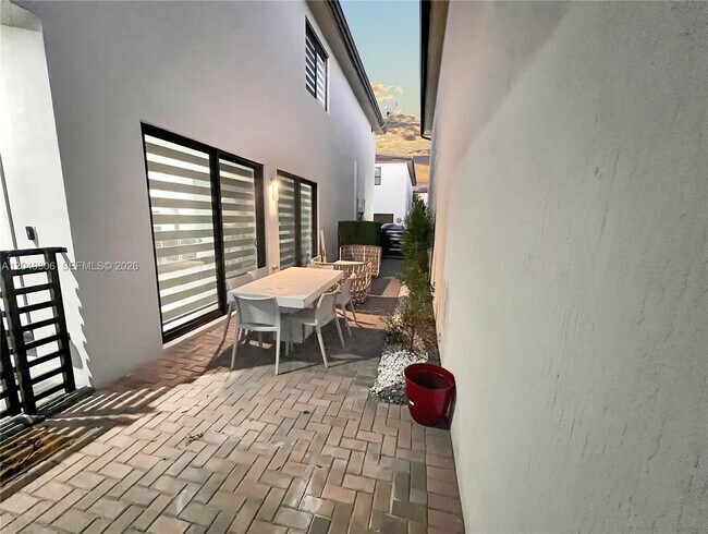 Foto del edificio - 4386 NW 80th Ct