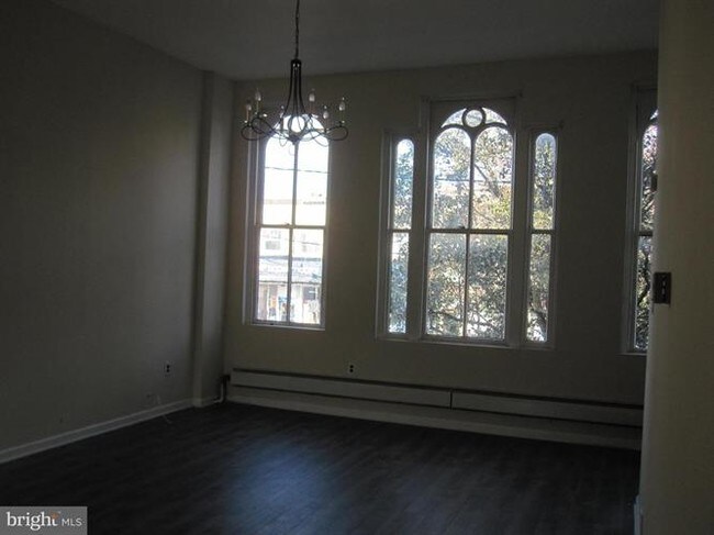Building Photo - 16 E Broad St