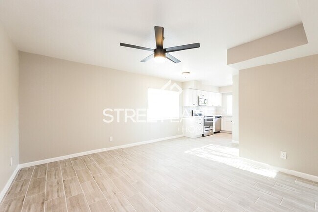 Building Photo - JUST REDUCED-Beautiful 3 Bedrooms Home in ...
